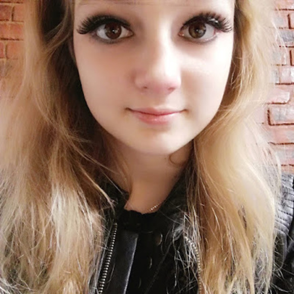 Meet your Posher, Bianca - Picture 1 of 1
